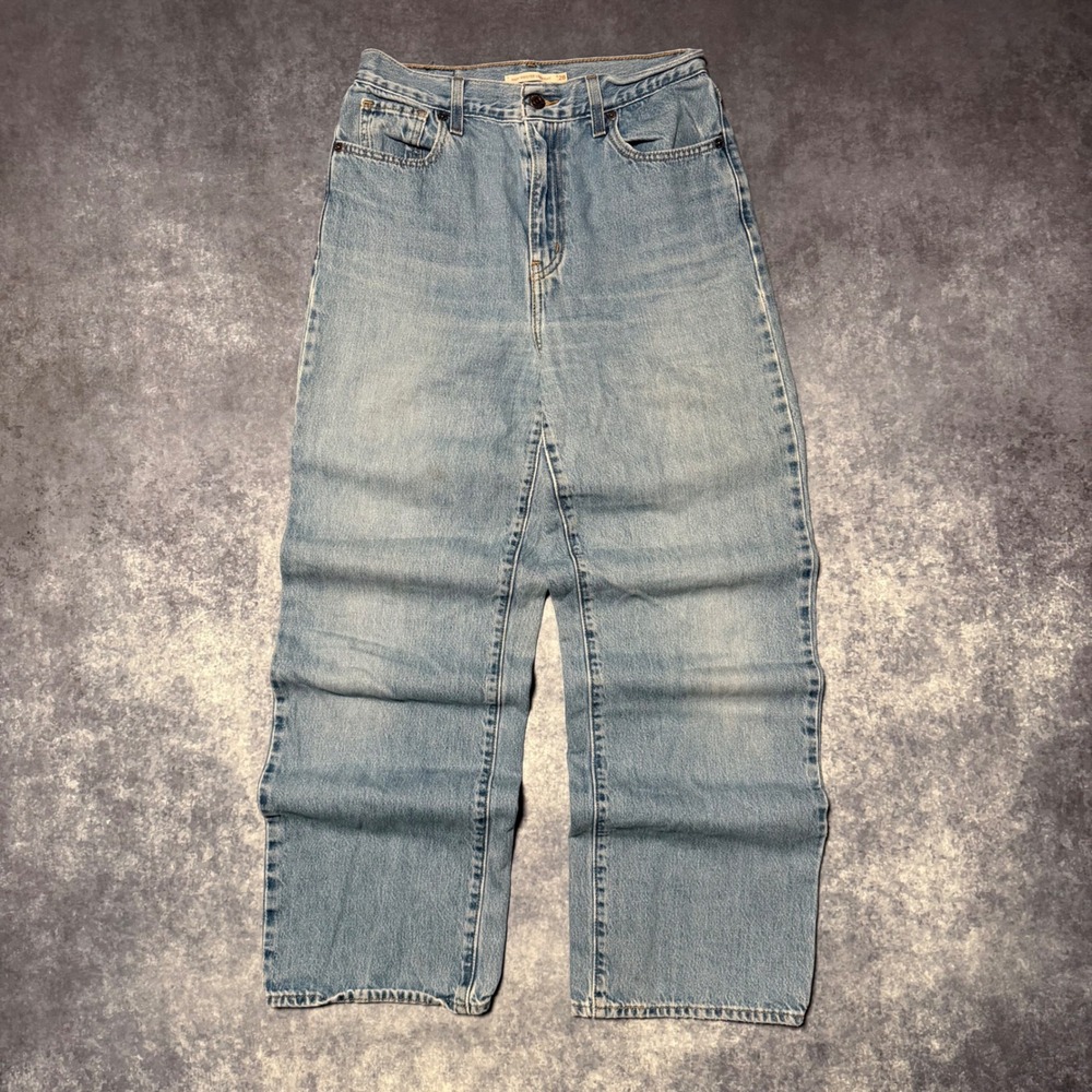 Levis High Waisted Straight Leg Jeans Womens 28 Light Wash Blue Denim Cotton Mom